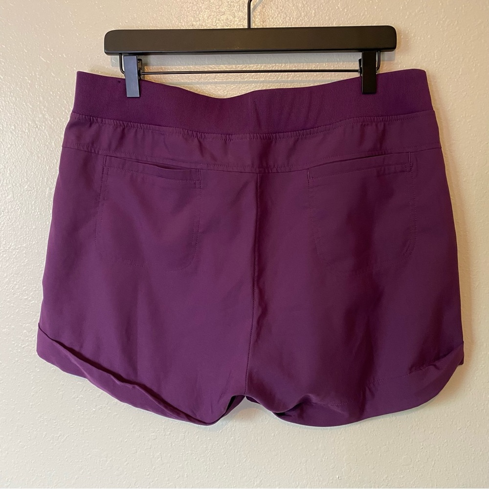 Studio Shorts - Picture 3 of 4